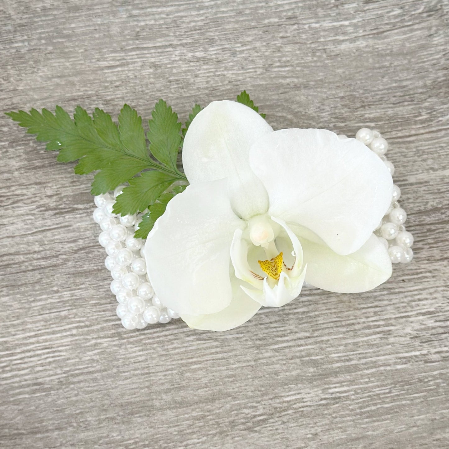 Corsage de mano con orquídea - Perlas Chicas