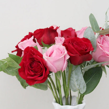 Rosas en Florero de vidrio importado
