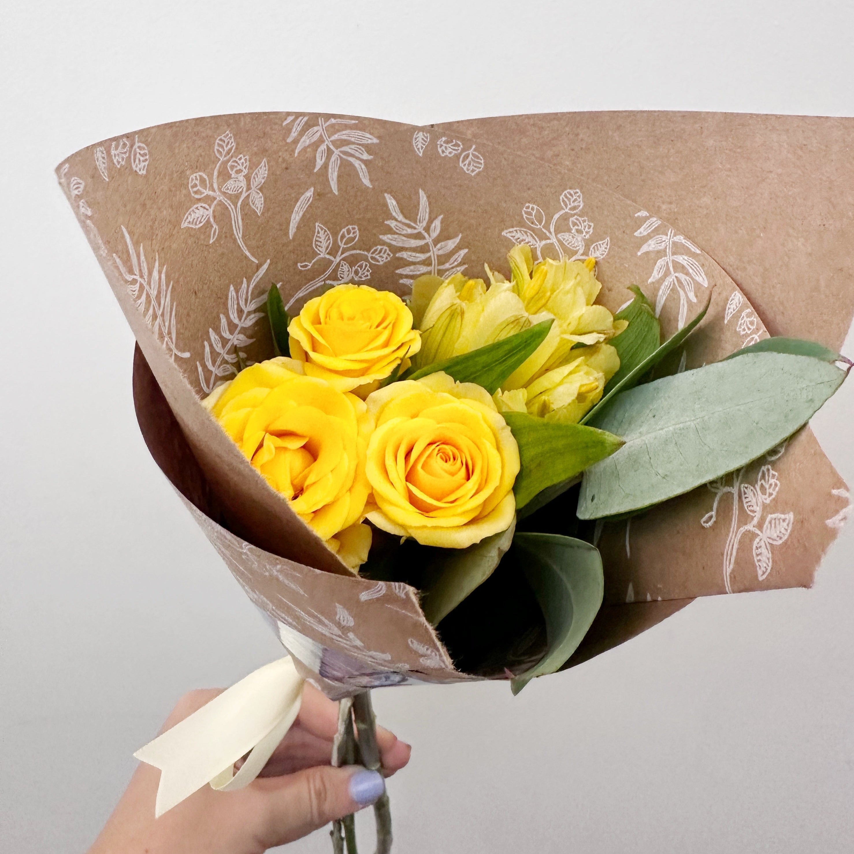 Mini Rosa amarilla - FA - Ramona Floristería 💐