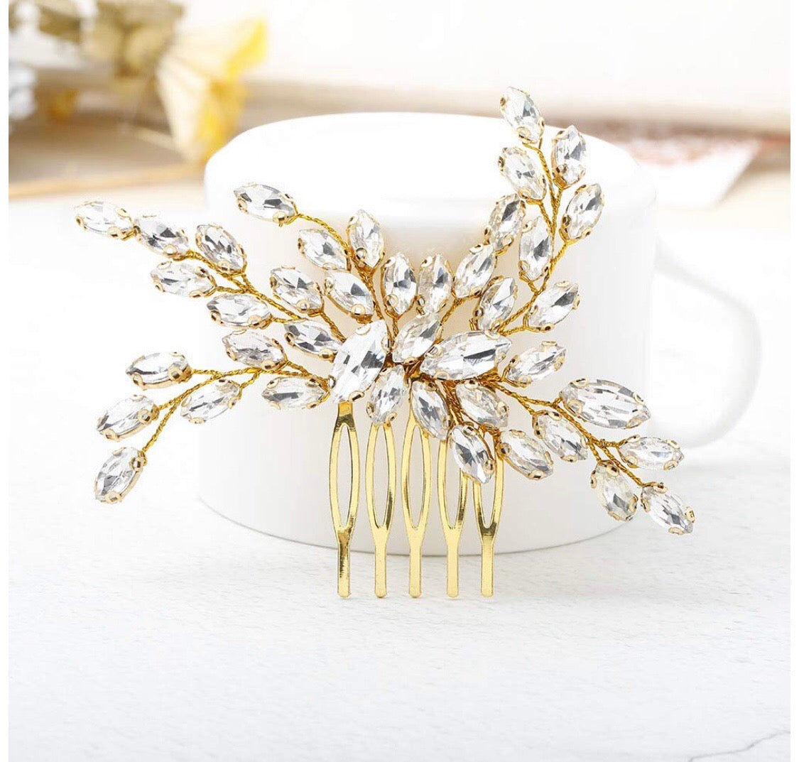 Tocado peineta con brillos dorados - Ramona Floristería 💐