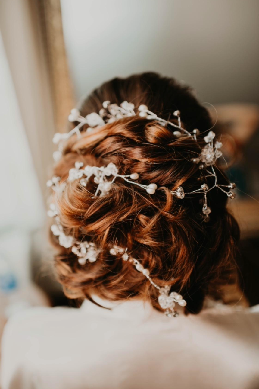 Tocado perlas y brillos largo - Ramona Floristería 💐