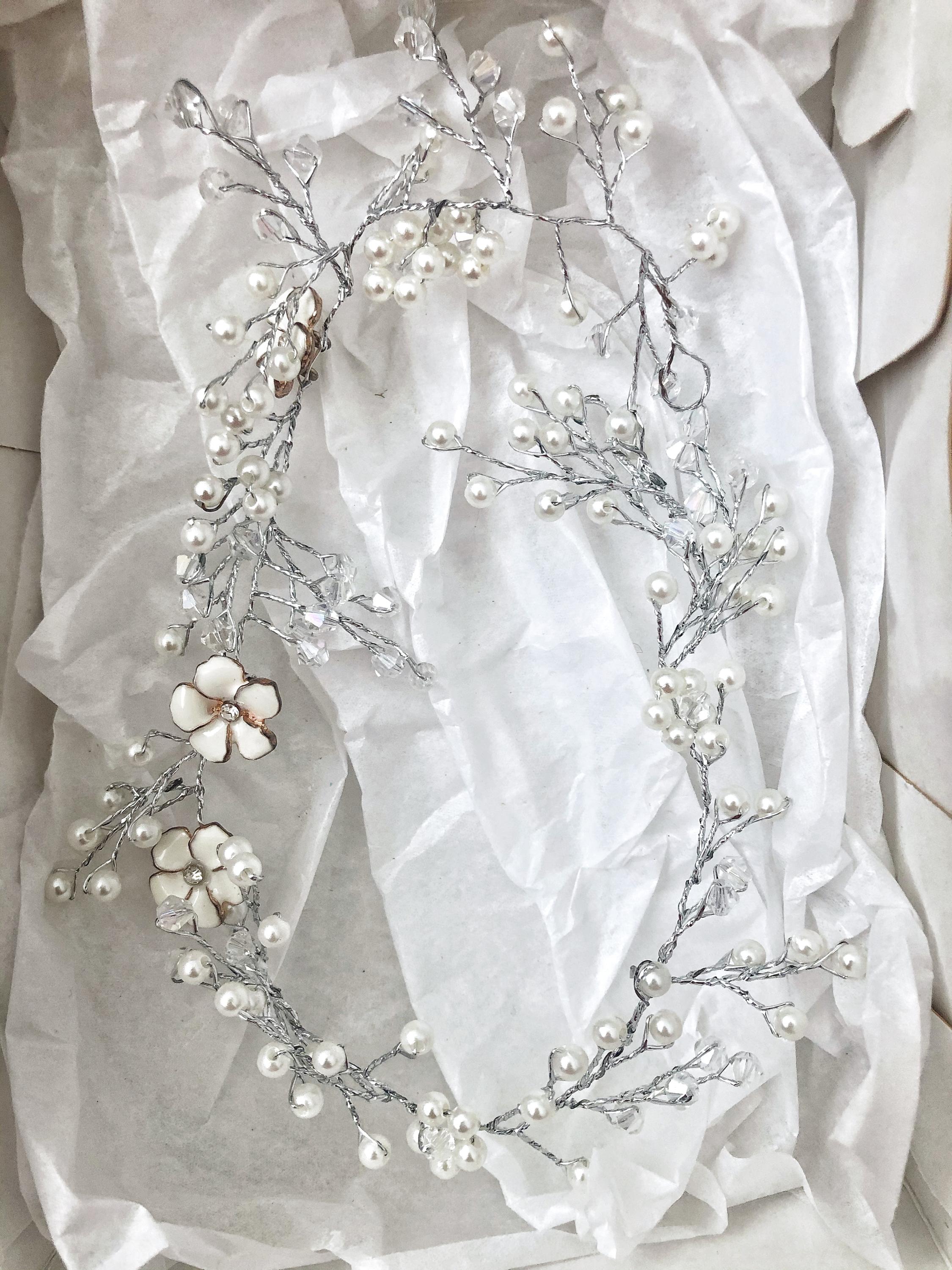 Tocado brillos plateado - Ramona Floristería 💐