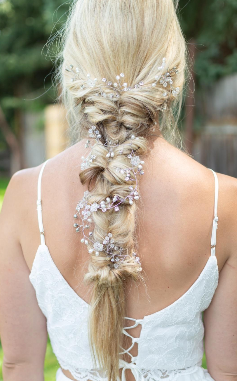 Tocado perlas y brillos largo - Ramona Floristería 💐