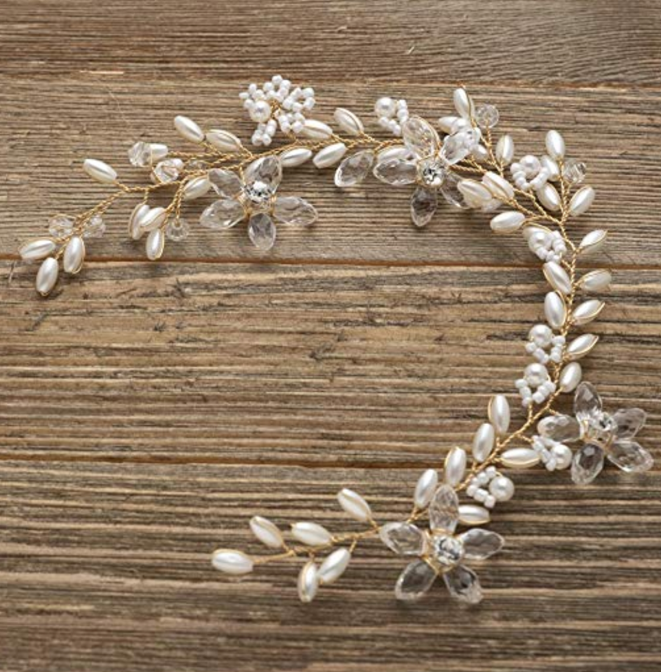 Tocado dorado con perlas y flores - Ramona Floristería 💐
