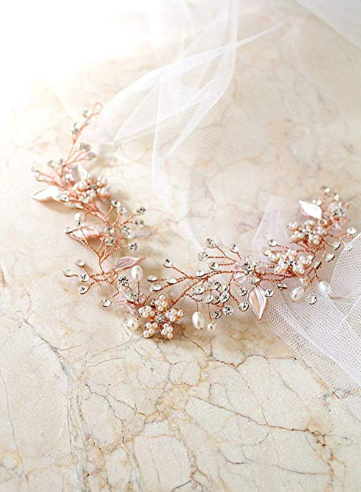 Tocado oro rosa con brillos y perlas - Ramona Floristería 💐
